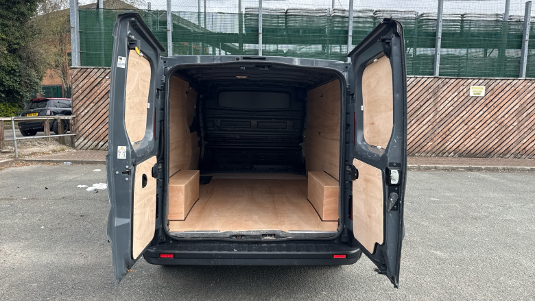 Nissan Primastar 30 L2 Diesel 2.0 dCi 110ps H1 Tekna Van